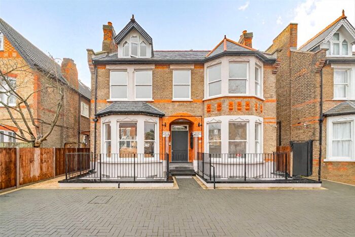 2 Bedroom Flat To Rent In Freeland Road, Ealing, W5