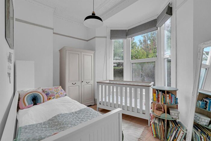 2 Bedroom Flat For Sale In College Road, Bromley, BR1