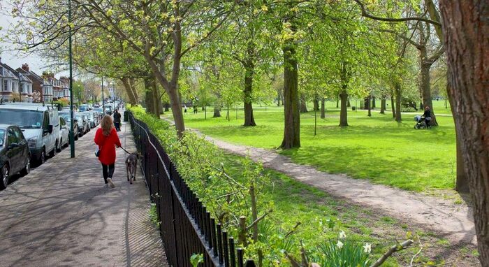 2 Bedroom Flat For Sale In Chevening Road, Queens Park, NW6