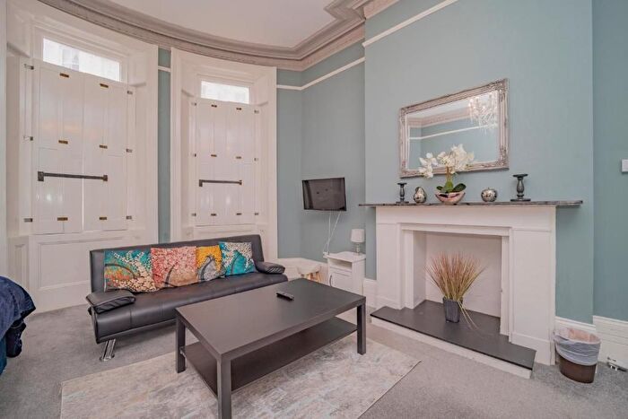 1 Bedroom Flat To Rent In Eaton Place, Kemptown, Brighton, BN2