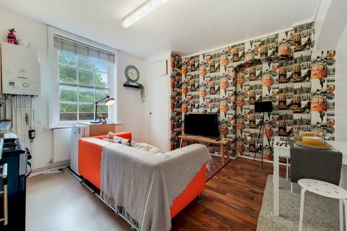 1 Bedroom Flat To Rent In Arnold Circus, Shoreditch, London, E2