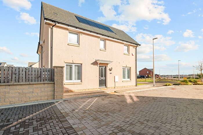 3 Bedroom Semi Detached House For Sale In Livingston Crescent, Winchburgh, EH52