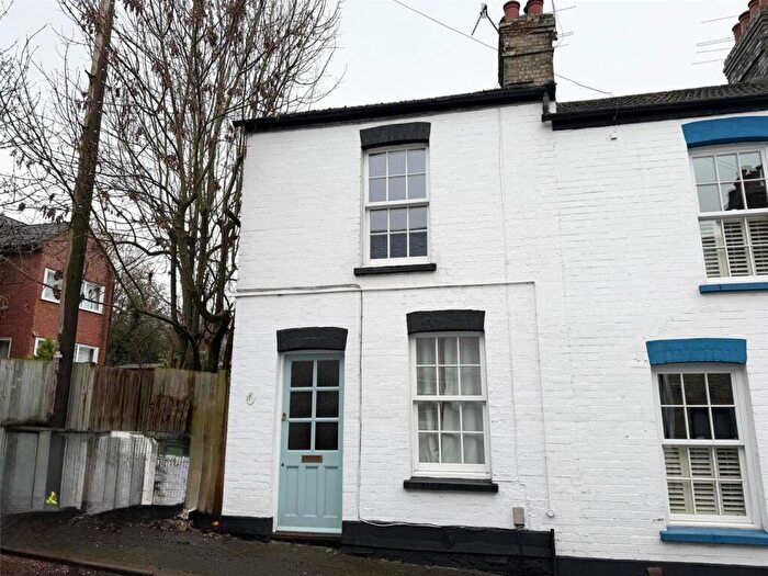 2 Bedroom Cottage For Sale In New Street, Berkhamsted, HP4