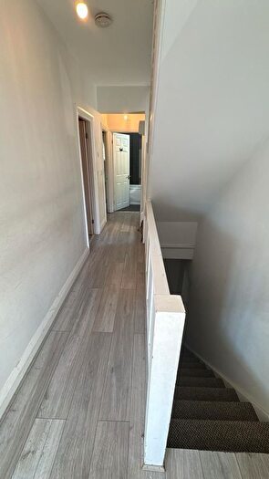 2 Bedroom Flat To Rent In Brighton Road, Hooley, Coulsdon, CR5