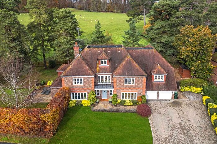 6 Bedroom Detached House For Sale In Beechwood Drive, Marlow, Buckinghamshire, SL7