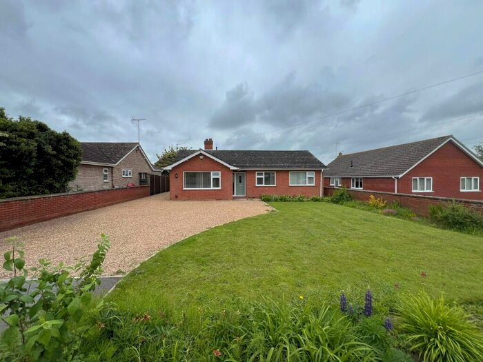 3 Bedroom Detached Bungalow To Rent In Louies Lane, Roydon, Diss, IP22