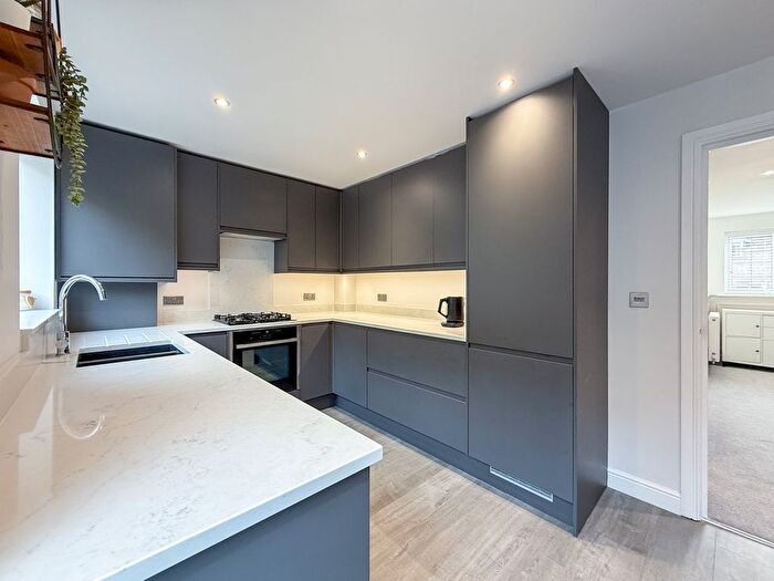 4 Bedroom Town House For Sale In Prospect Road, Longwood, Huddersfield, HD3