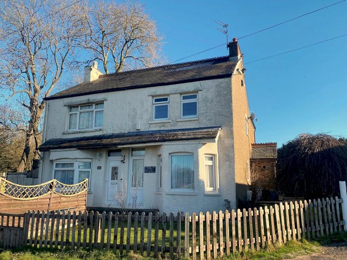 3 Bedroom Semi-Detached House For Sale In Charmwood Lane, Orpington, BR6
