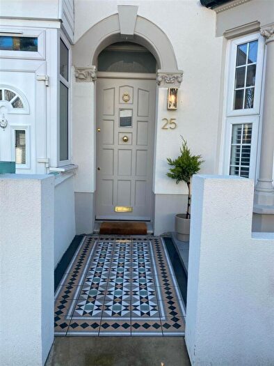 3 Bedroom Terraced House To Rent In Melford Road, Walthamstow, E17