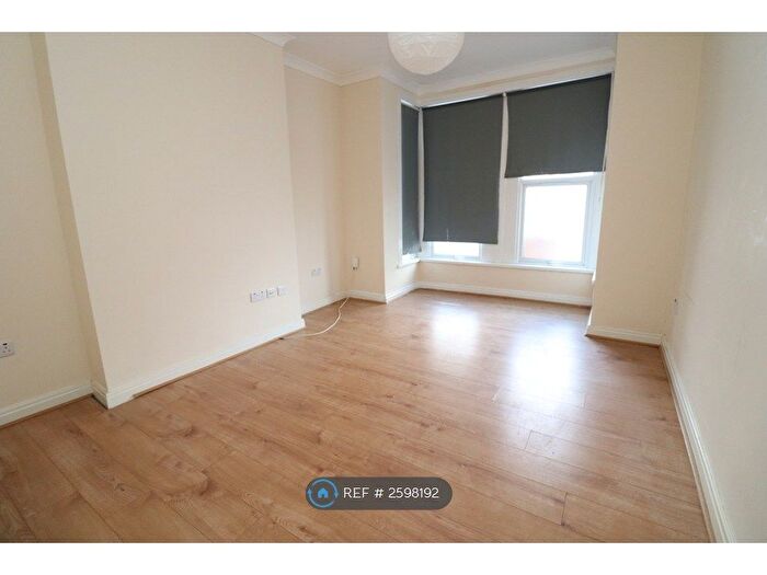 2 Bedroom Flat To Rent In Ashgrove Road, Ilford, IG3