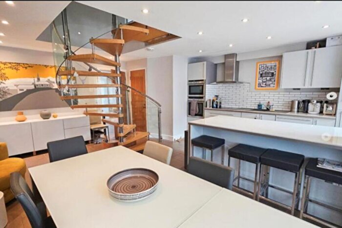 3 Bedroom Detached House For Sale In Castle Hill, Lostwithiel, PL22