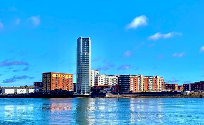 1 Bedroom Apartment To Rent In Centenary Plaza, Southampton, SO19