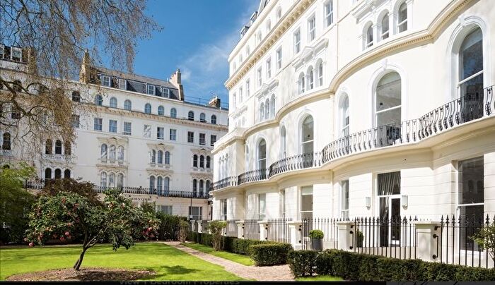 1 Bedroom Flat To Rent In Kensington Gardens Square, London, W2