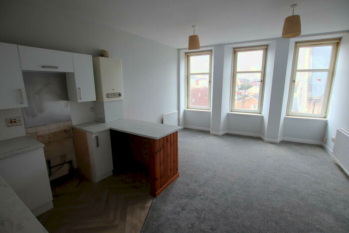 1 Bedroom Apartment To Rent In Wellshot Road, Shettlestone, G32