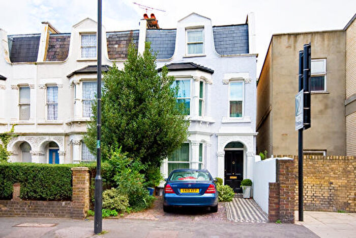 4 Bedroom Terraced House To Rent In Albion Road, London, N16