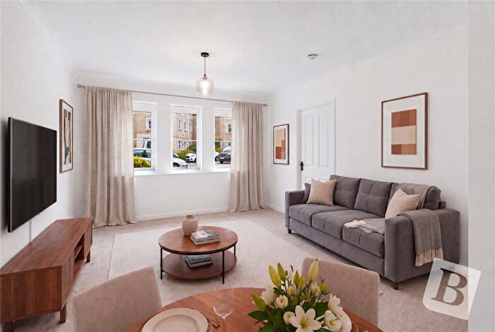 2 Bedroom Apartment For Sale In Walnut Close, Laindon, Basildon, Essex, SS15