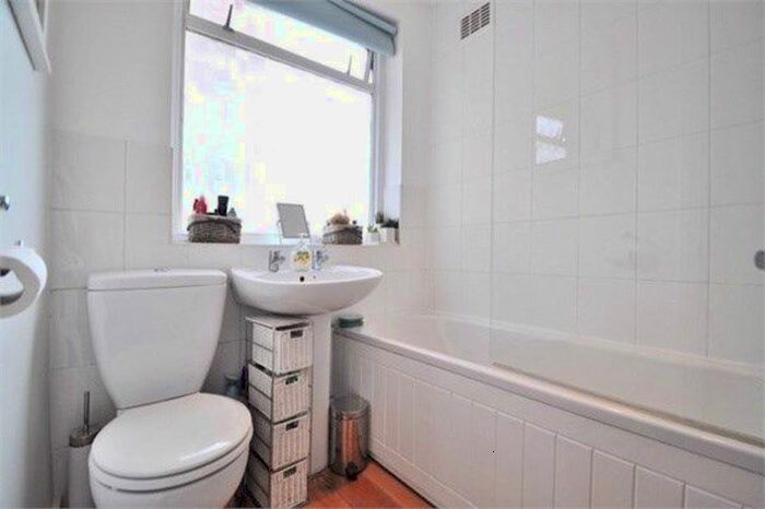 3 Bedroom Semi-Detached House To Rent In Oakdene Avenue, Chislehurst BR7