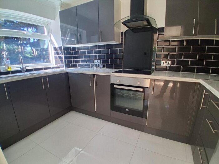 2 Bedroom Flat To Rent In Bawdsey Avenue, Newbury Park, IG2