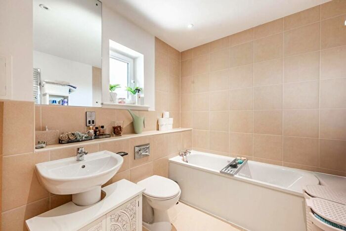 2 Bedroom Flat For Sale In Tranquil Lane, South Harrow, Harrow, HA2
