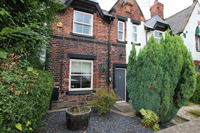 2 Bedroom Cottage For Sale In South Yorkshire Buildings, Silkstone Common, S75