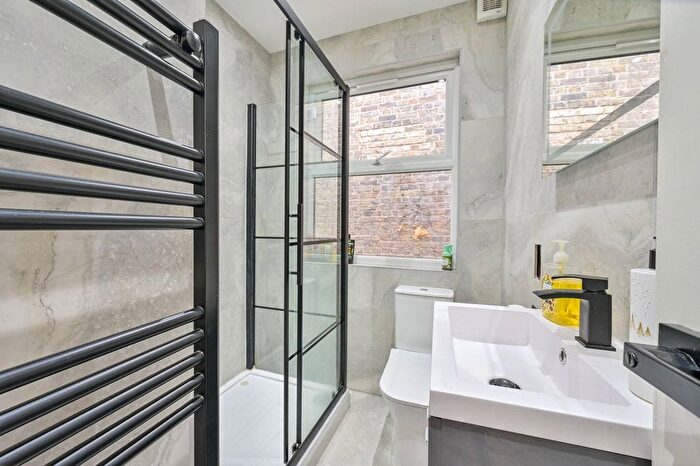 2 Bedroom Flat To Rent In Wandsworth High Street, Wandsworth, London, SW18