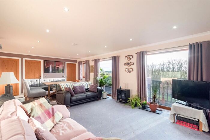 2 Bedroom Detached House For Sale In Hill View Lodges, Rumbling Bridge, KY13