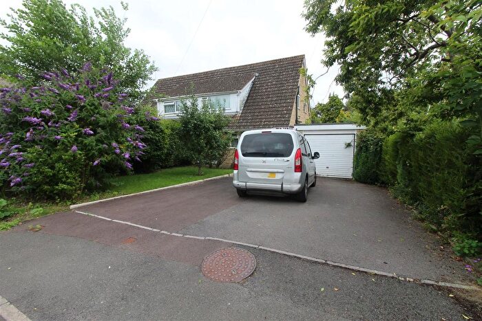 3 Bedroom Semi-Detached House To Rent In Ratcliff Lawns, Southam, Cheltenham, GL52