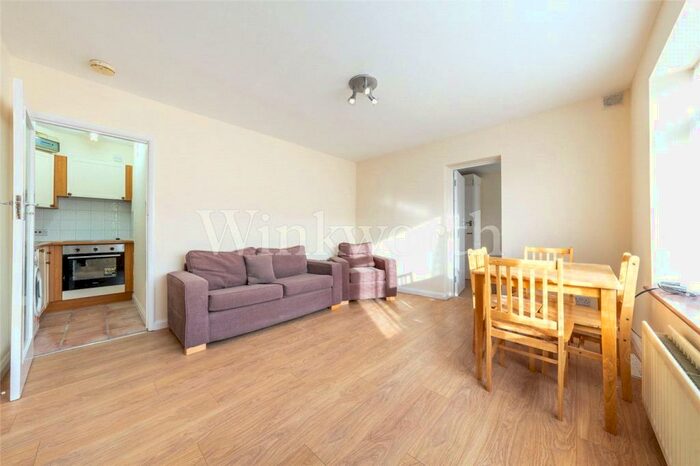 1 Bedroom Apartment To Rent In Woodville Road, London, NW11