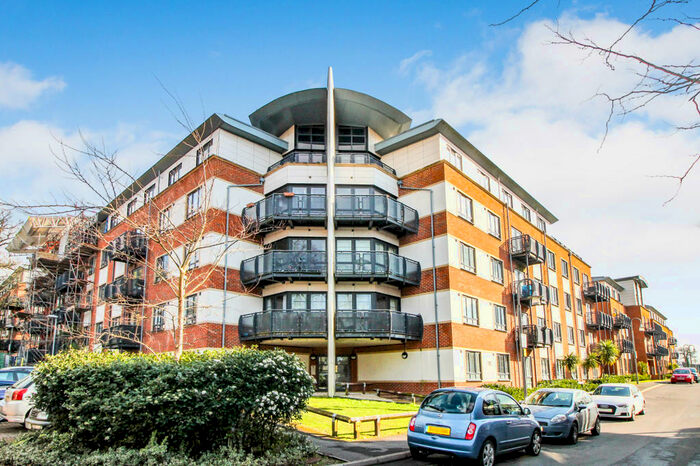 1 Bedroom Apartment To Rent In Kestrel Way, Farnborough, GU14