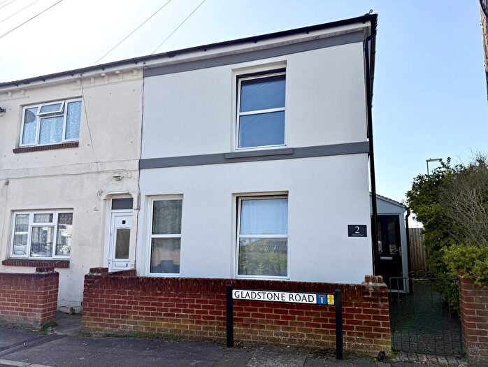 3 Bedroom Semi-Detached House For Sale In Gladstone Road, Gosport, PO12