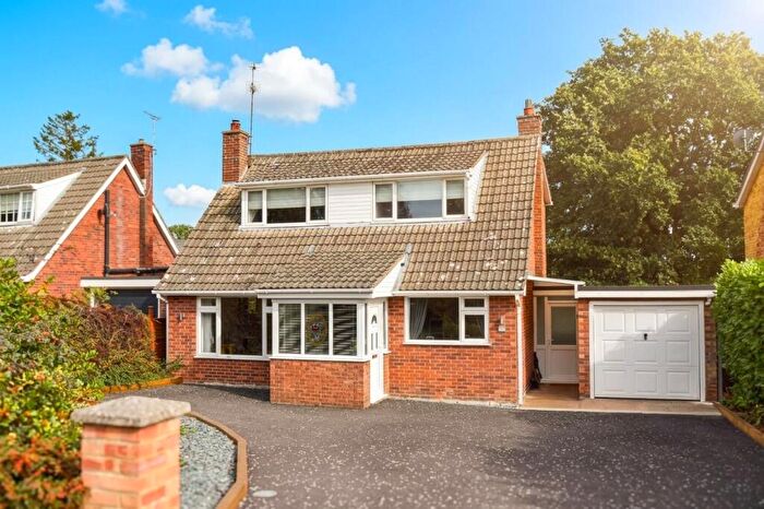 4 Bedroom Chalet For Sale In Rosebery Avenue, Poringland, Norwich, NR14