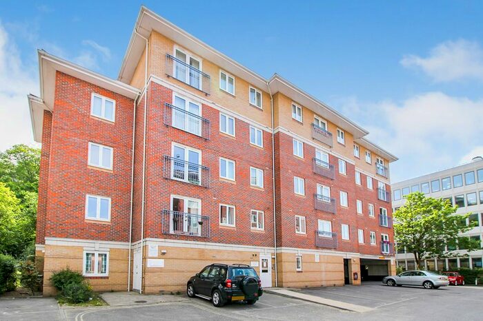 2 Bedroom Flat To Rent In Cardinal House, Farnborough, Hampshire, GU14