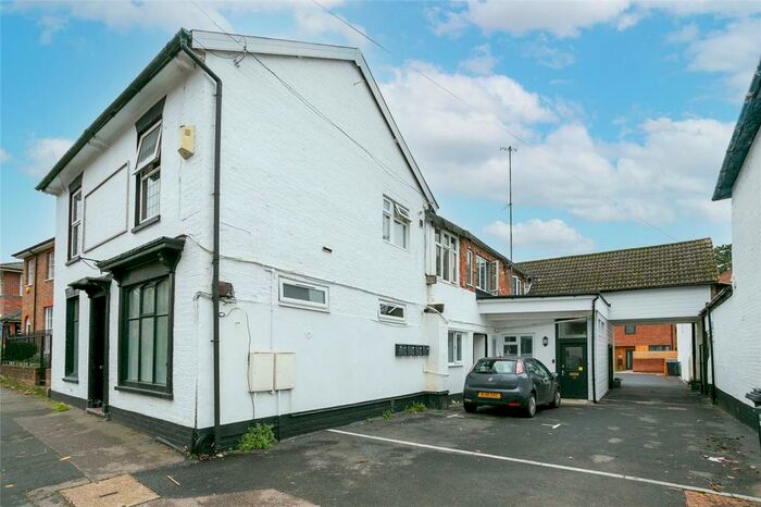 2 Bedroom Apartment To Rent In Queensway, Hemel Hempstead, Hertfordshire, HP2