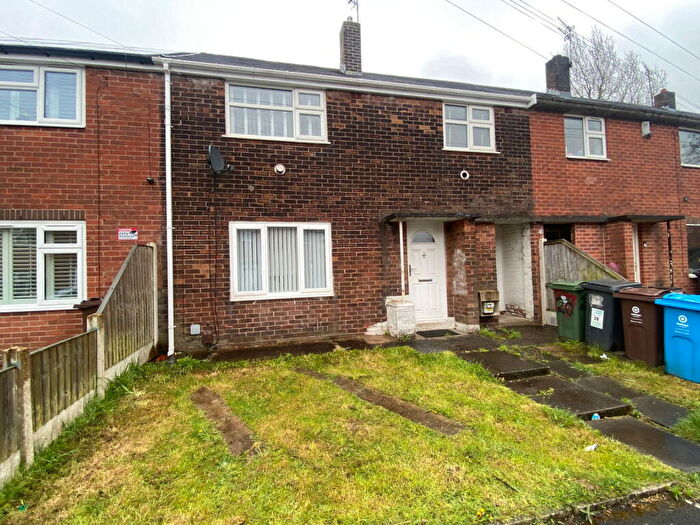 3 Bedroom Semi-Detached House For Sale In Lavender Road, Oldham, OL4