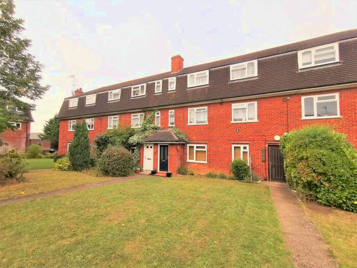 1 Bedroom Property To Rent In Queensway, Ongar, Essex, CM5