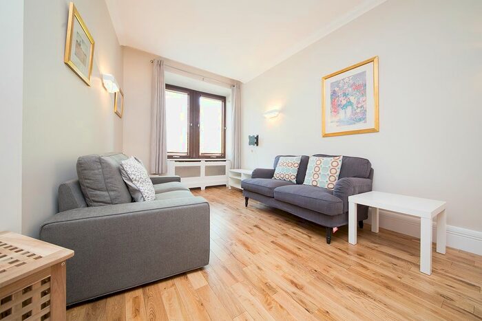 2 Bedroom Flat To Rent In Whitehouse Apartments, Belvedere Road, Southbank, London, SE1