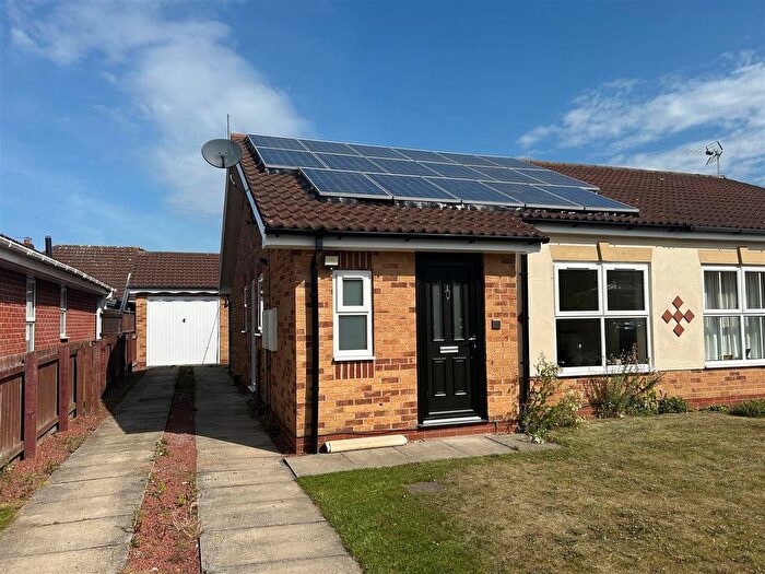 2 Bedroom Semi-Detached Bungalow To Rent In Harper Close, Pocklington, YO42