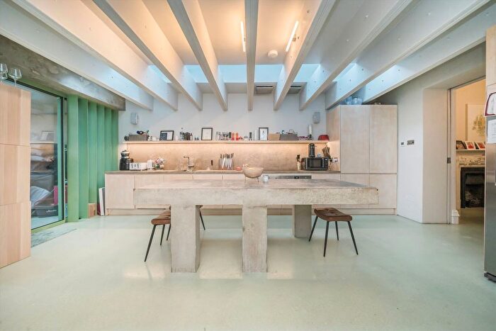 4 Bedroom Property For Sale In Goldsmith Avenue, Acton, W3