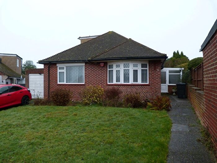3 Bedroom Bungalow For Sale In Harmsworth Gardens, Broadstairs, CT10