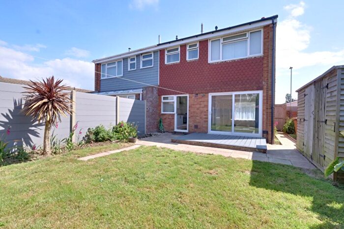 3 Bedroom Semi-Detached House To Rent In Wayfarer Close, Portsmouth Unfurnished, PO4