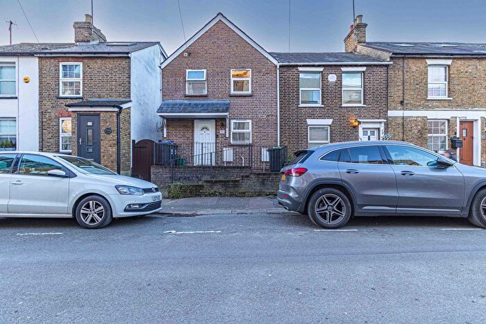 2 Bedroom End Of Terrace House To Rent In Cotterells, Hemel Hempstead, HP1