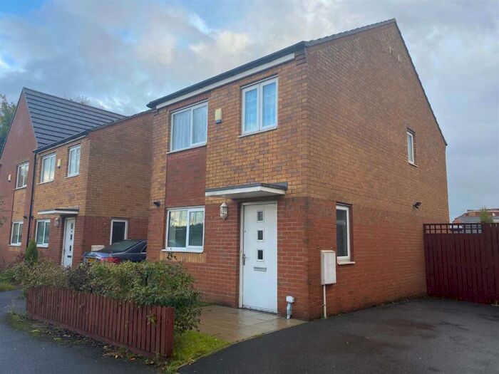 3 Bedroom Detached House To Rent In Kylemore Way, Beswick, M11