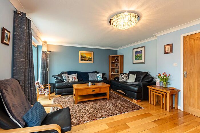 5 Bedroom Detached House For Sale In Newlands Drive, Gedling, Nottingham, NG4