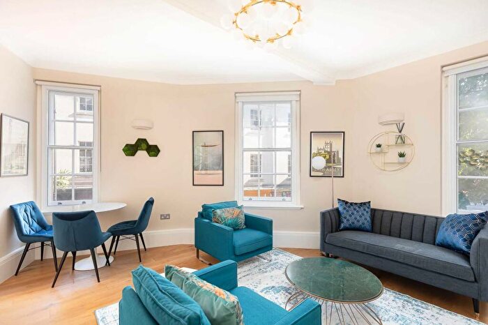 2 Bedroom Apartment To Rent In Monmouth Street, BA1