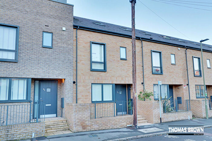 4 Bedroom Terraced House For Sale In Bruce Grove, Orpington, BR6