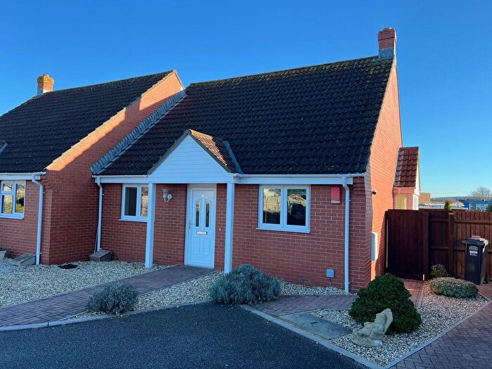 2 Bedroom Semi-Detached Bungalow For Sale In Watcombe Close, BS22