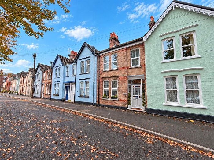 4 Bedroom Property For Sale In Avenue Road, Weymouth, DT4