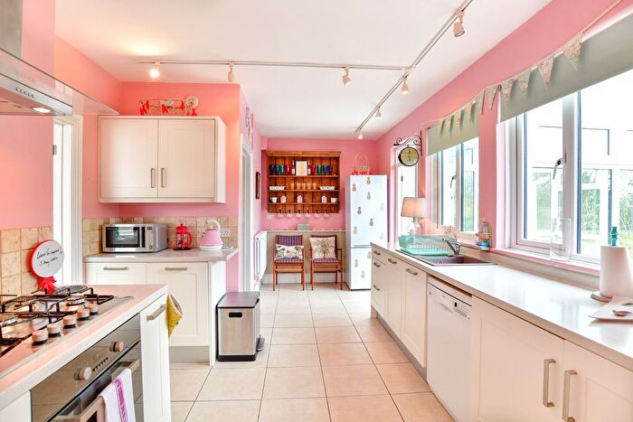 3 Bedroom Detached House To Rent In Beaufort Close, Langland, Swansea, SA3