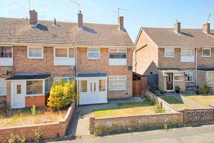 3 Bedroom Semi-Detached House For Sale In Clwyd Walk, Corby, NN17