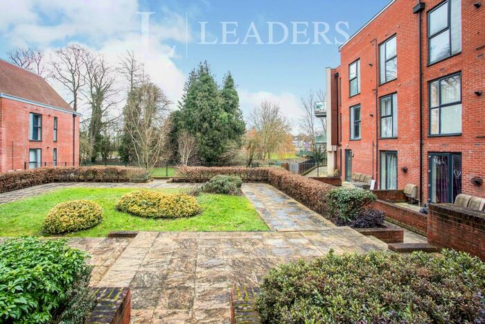 1 Bedroom Apartment To Rent In Candleford Court, Buckingham, MK18